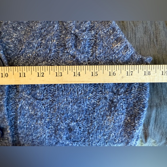 L.L.Bean Sweater Vest Women Med Blue Wool Blend Button Up Cable Knit Sleeveles - Picture 8 of 10